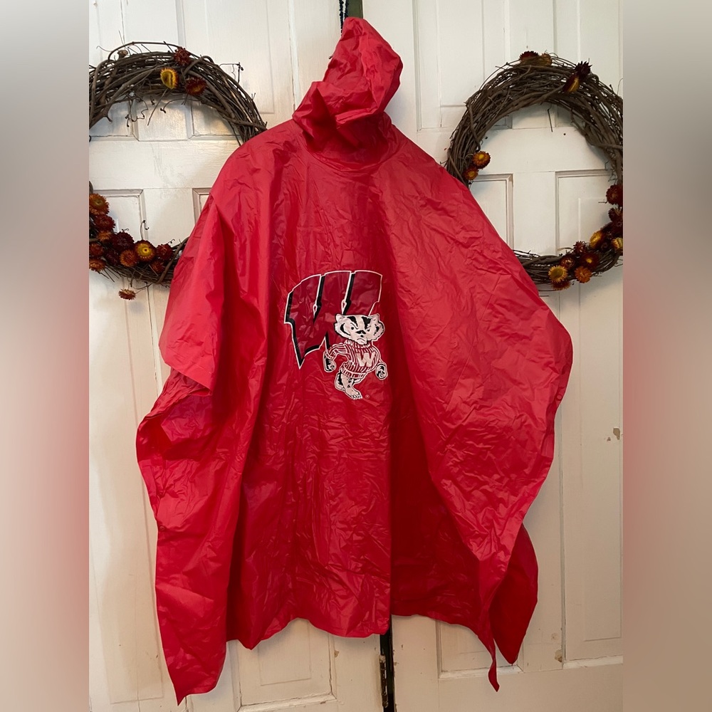 Wisconsin Badgers Rain Cape One Size Fits Most Adults